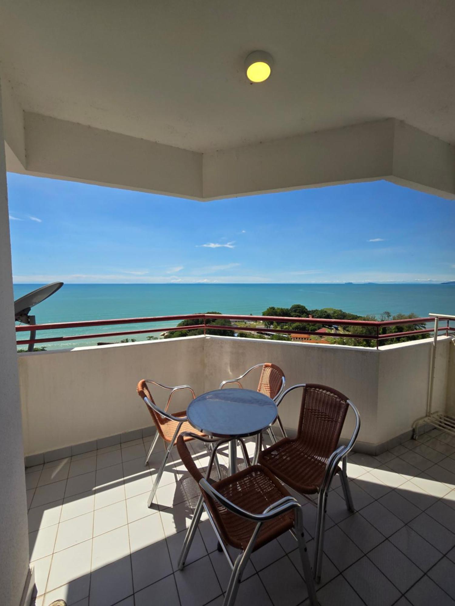 Aloka Seaview Apartment Batu Ferringhi Exterior photo