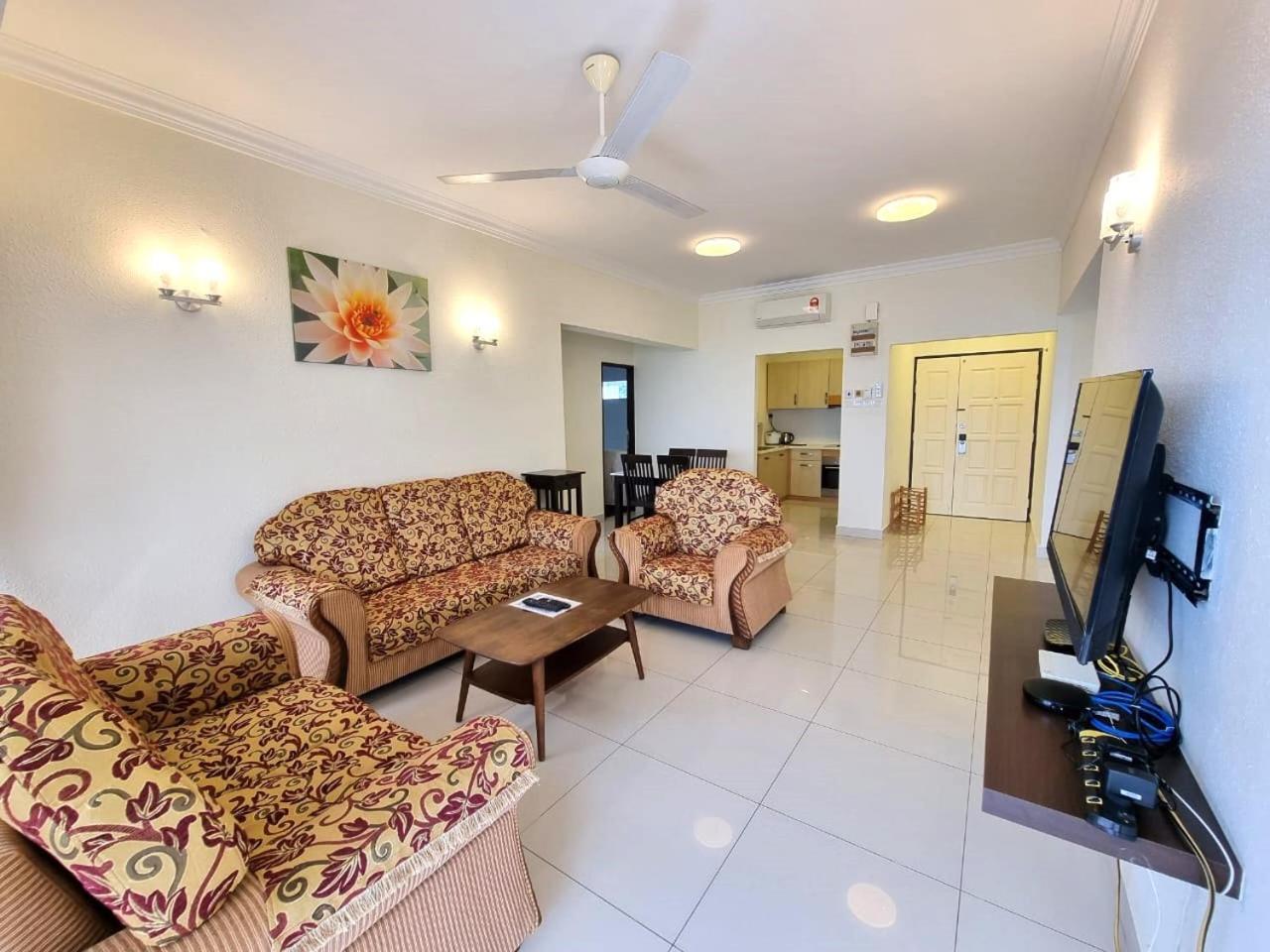 Aloka Seaview Apartment Batu Ferringhi Exterior photo